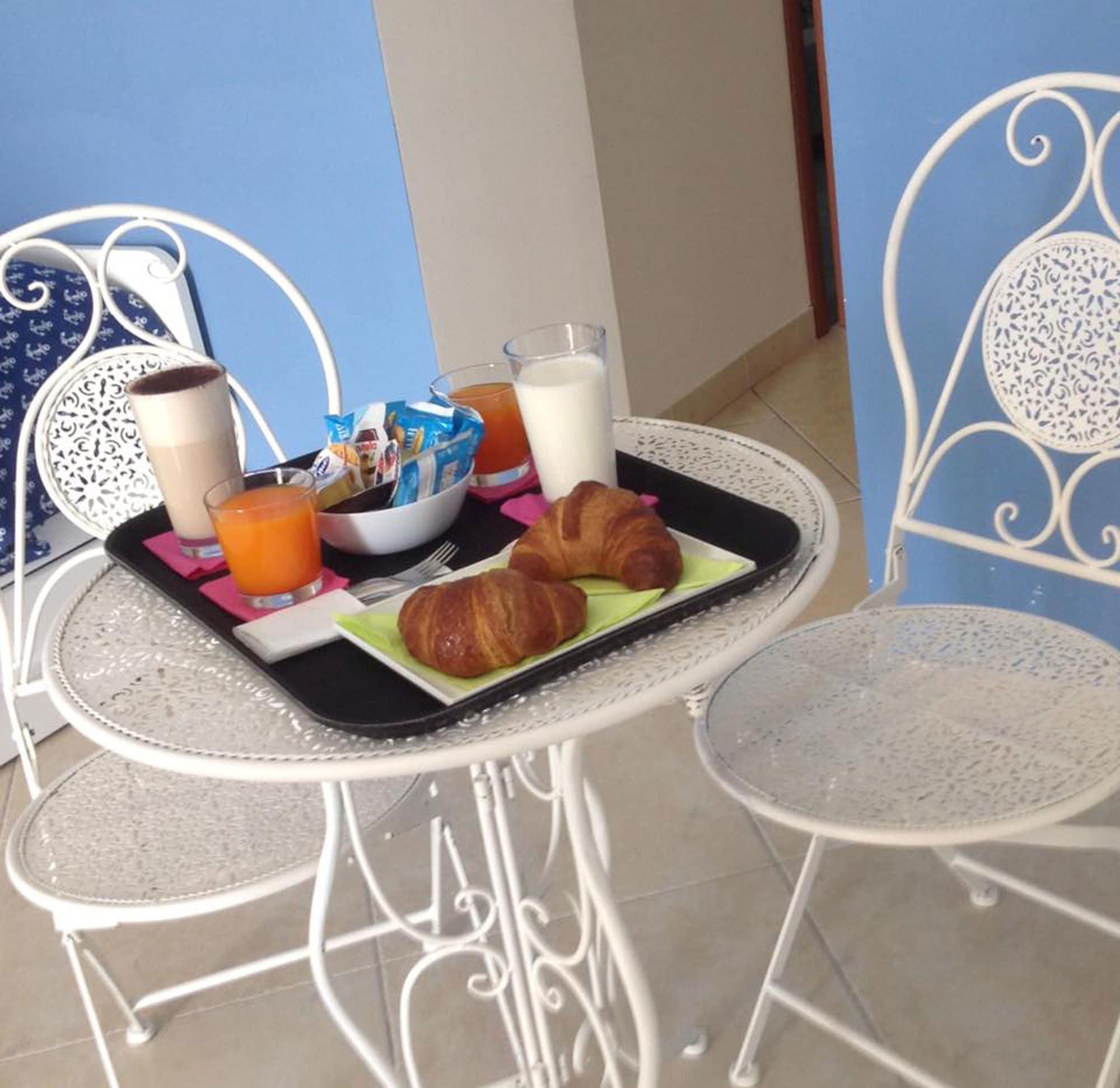 Re Ferdinando Bed & Breakfast เนเปิลส์ ภายนอก รูปภาพ