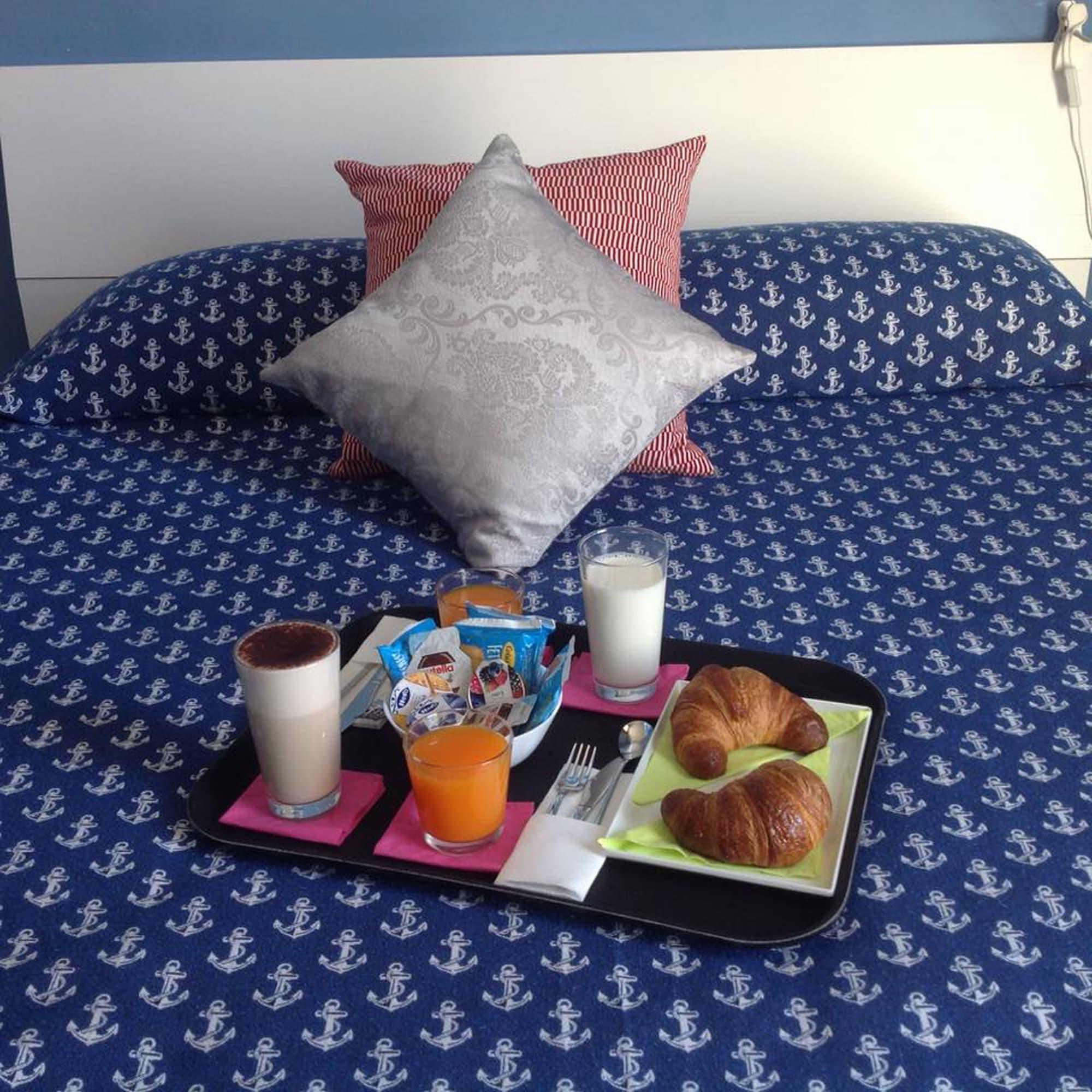Re Ferdinando Bed & Breakfast เนเปิลส์ ภายนอก รูปภาพ