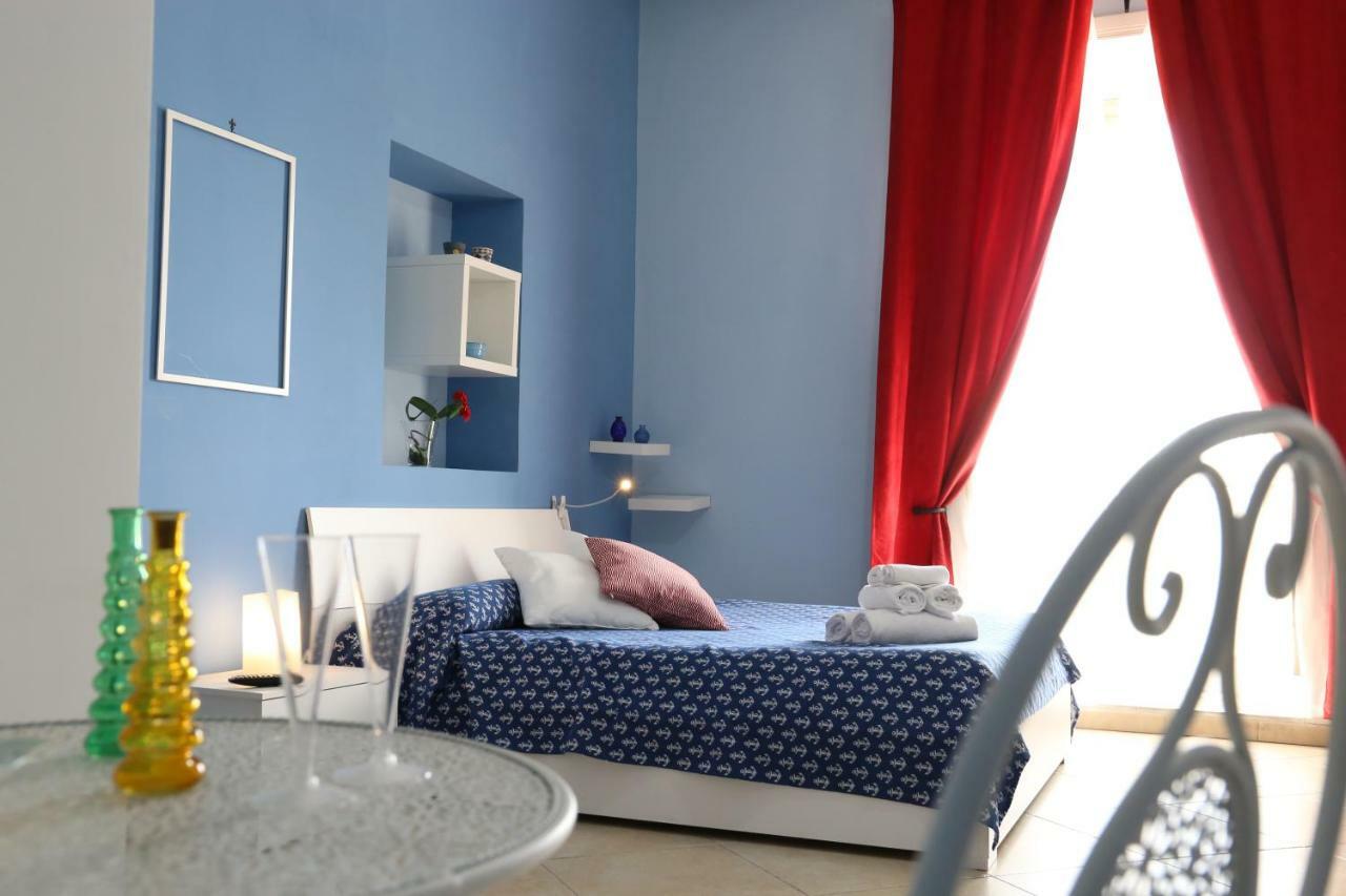 Re Ferdinando Bed & Breakfast เนเปิลส์ ภายนอก รูปภาพ